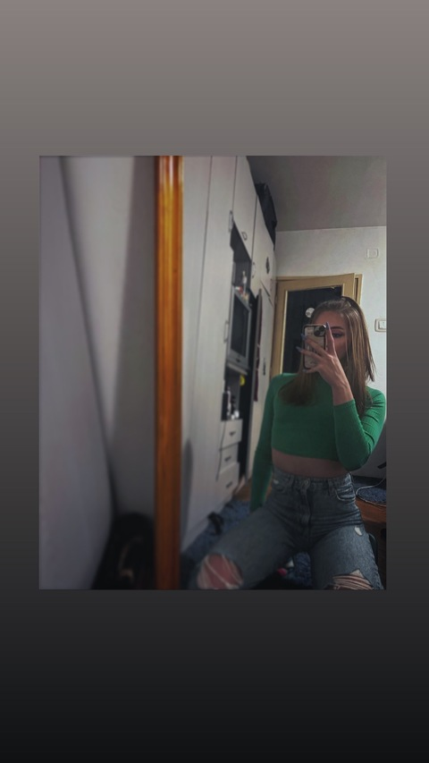 alexandra.f onlyfans leaked picture 2