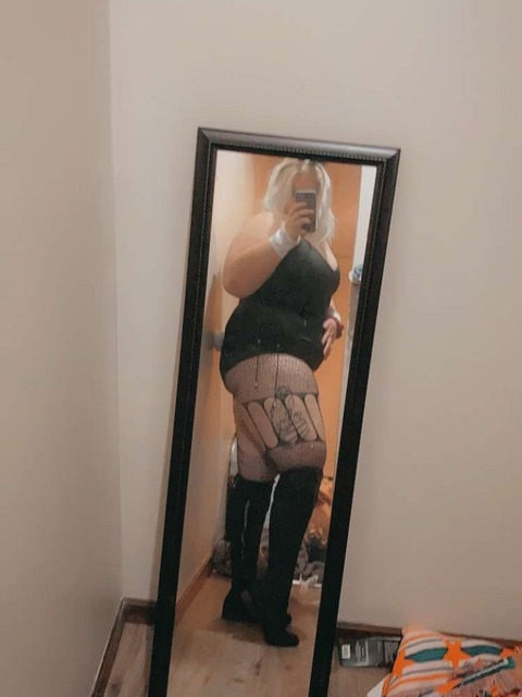 baddie041421 onlyfans leaked picture 2