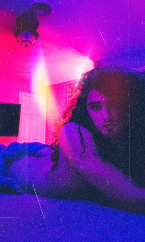 Header of curlyvelvet