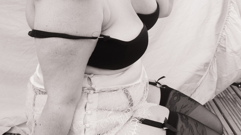 Header of curvygirlthin