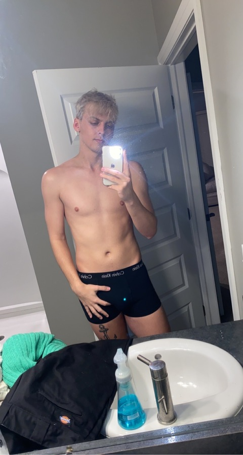 logan_youngxxx onlyfans leaked picture 2