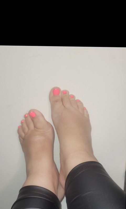 Header of minifeet5