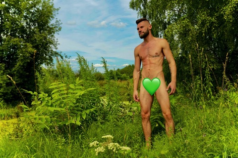 Header of nakedcountryman