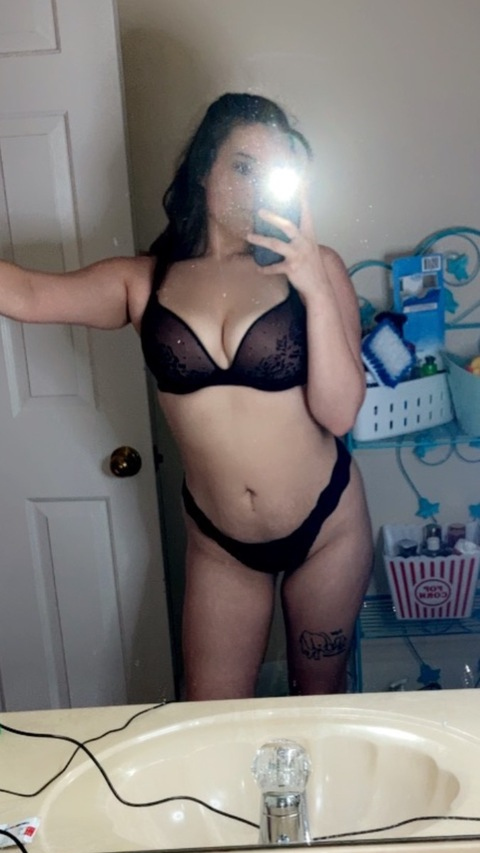 naughtymomma3002 onlyfans leaked picture 2