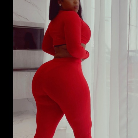 phatass_thickiana onlyfans leaked picture 2