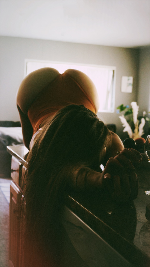 Header of thickhoneyy