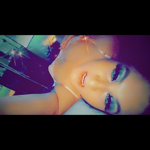 vikki_baby onlyfans leaked picture 2